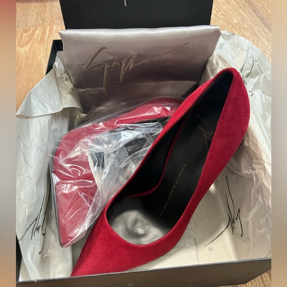 Giuseppe Zanotti Suede Pointed-Toe Thick-Heel Pump, Red - Picture 3 of 6